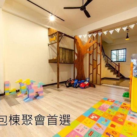 安平宜居包棟 Ktv 民宿-依人數開放房型 Тайнан Екстериор снимка
